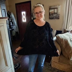 Solitaire Black Women's Poncho